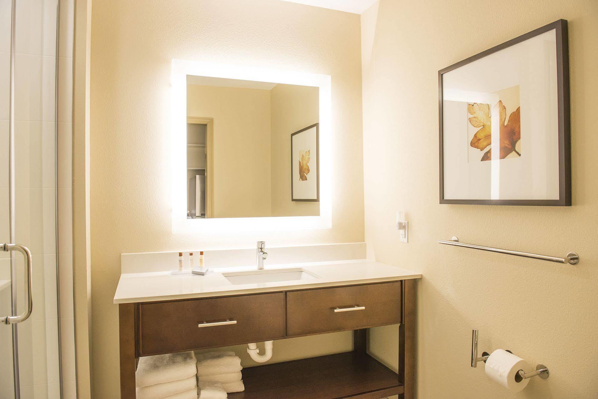 Candlewood Suites Fargo South-Medical Center By Ihg Ngoại thất bức ảnh